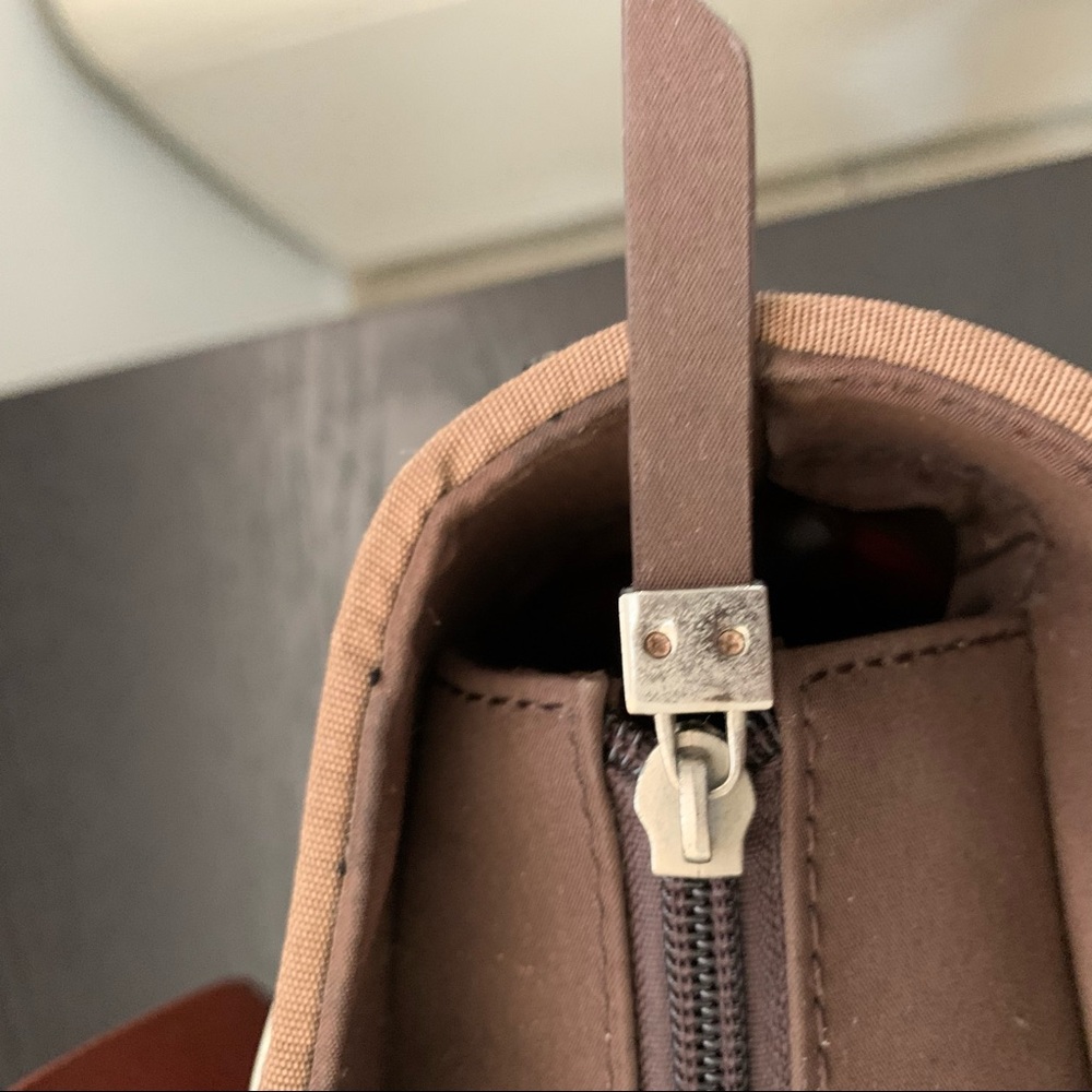 Comely Handbag 👜 - Picture 3 of 13